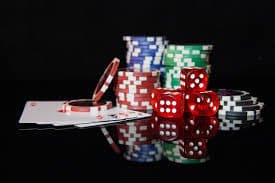 rm777 ကာစီနို — Live Dealer ဖြင့် Baccarat ဂိမ်း Real-Time ကစားနေသောပုံ